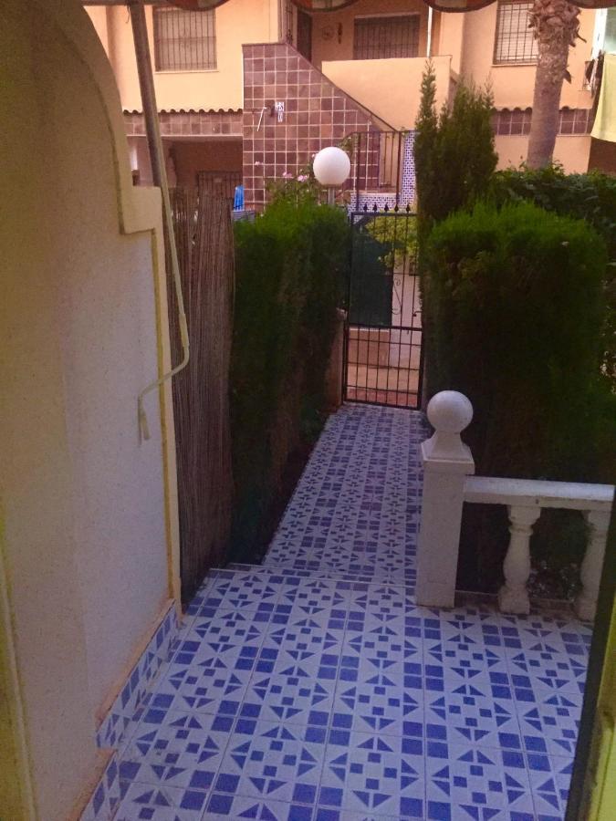 Punta Prima Bungalow Jardin Privado 托雷维耶哈 外观 照片